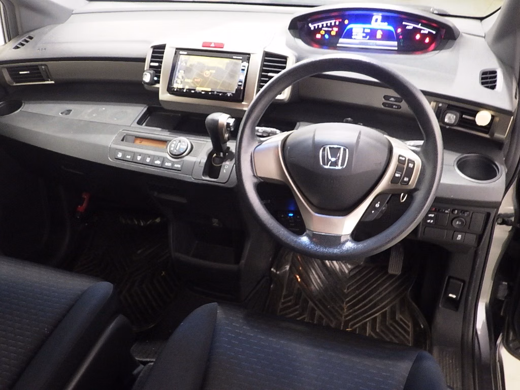 HONDA FREED SPIKE