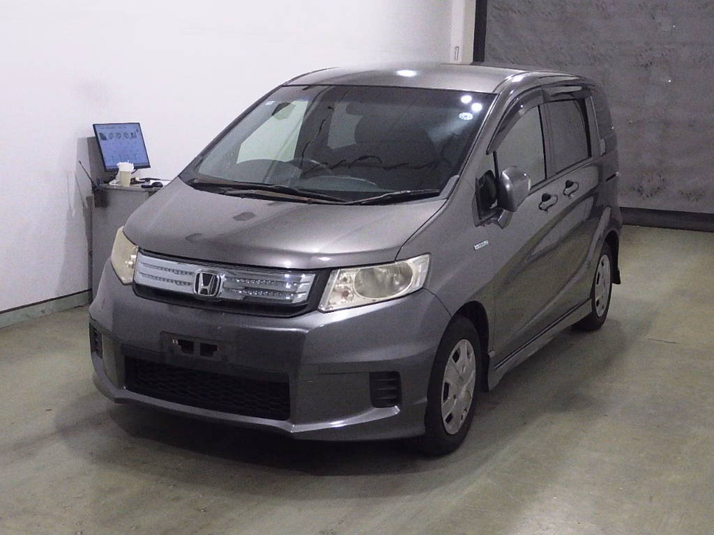 HONDA FREED SPIKE