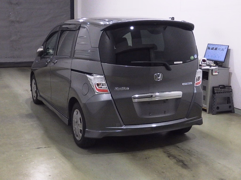 HONDA FREED SPIKE