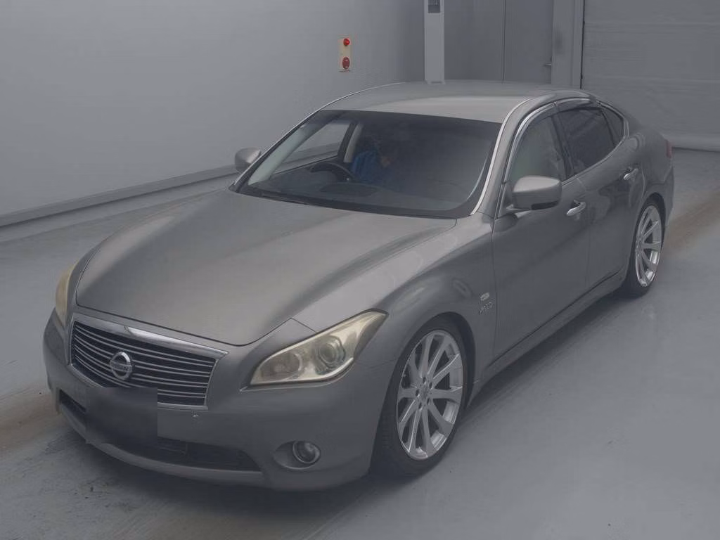 NISSAN FUGA