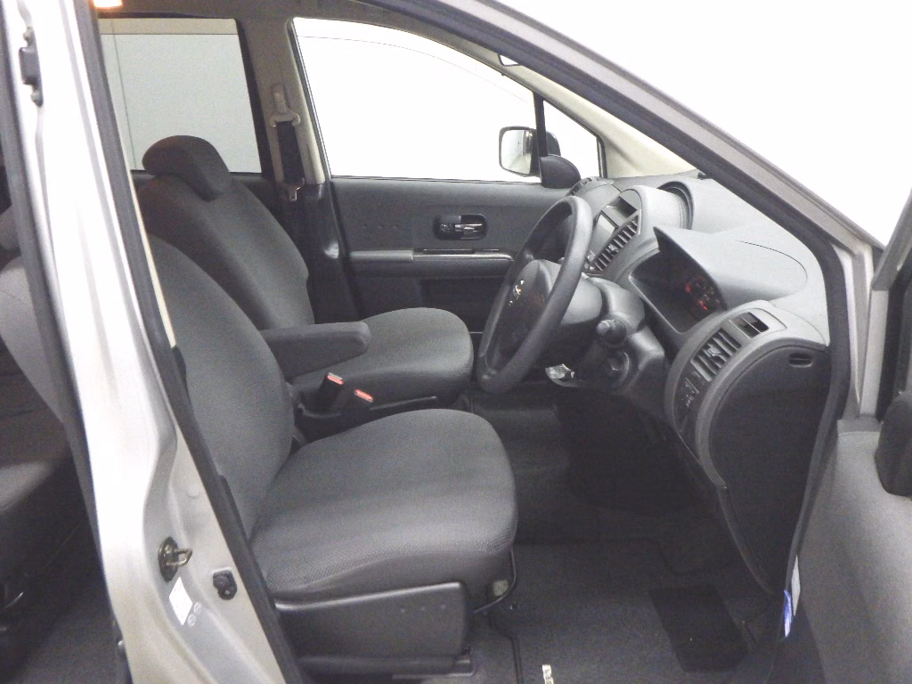 NISSAN LAFESTA