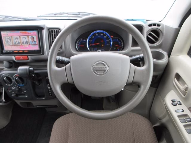 NISSAN NV100 CLIPPER