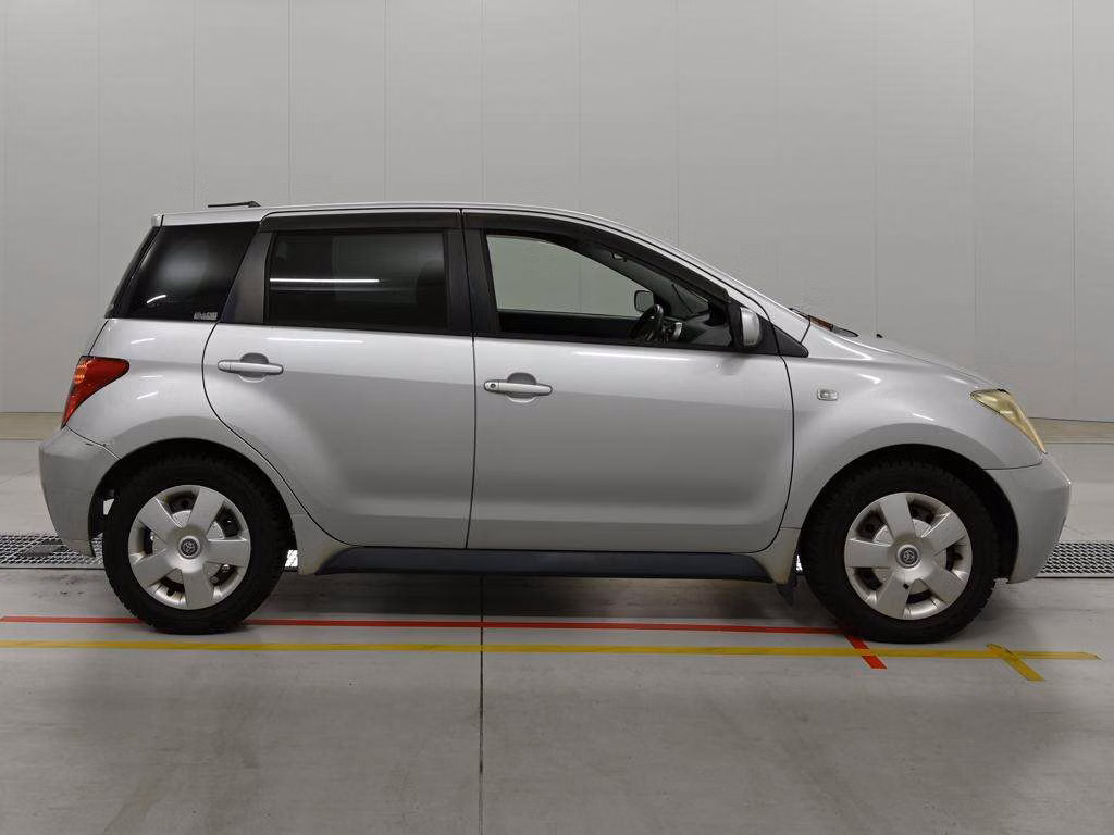 TOYOTA IST