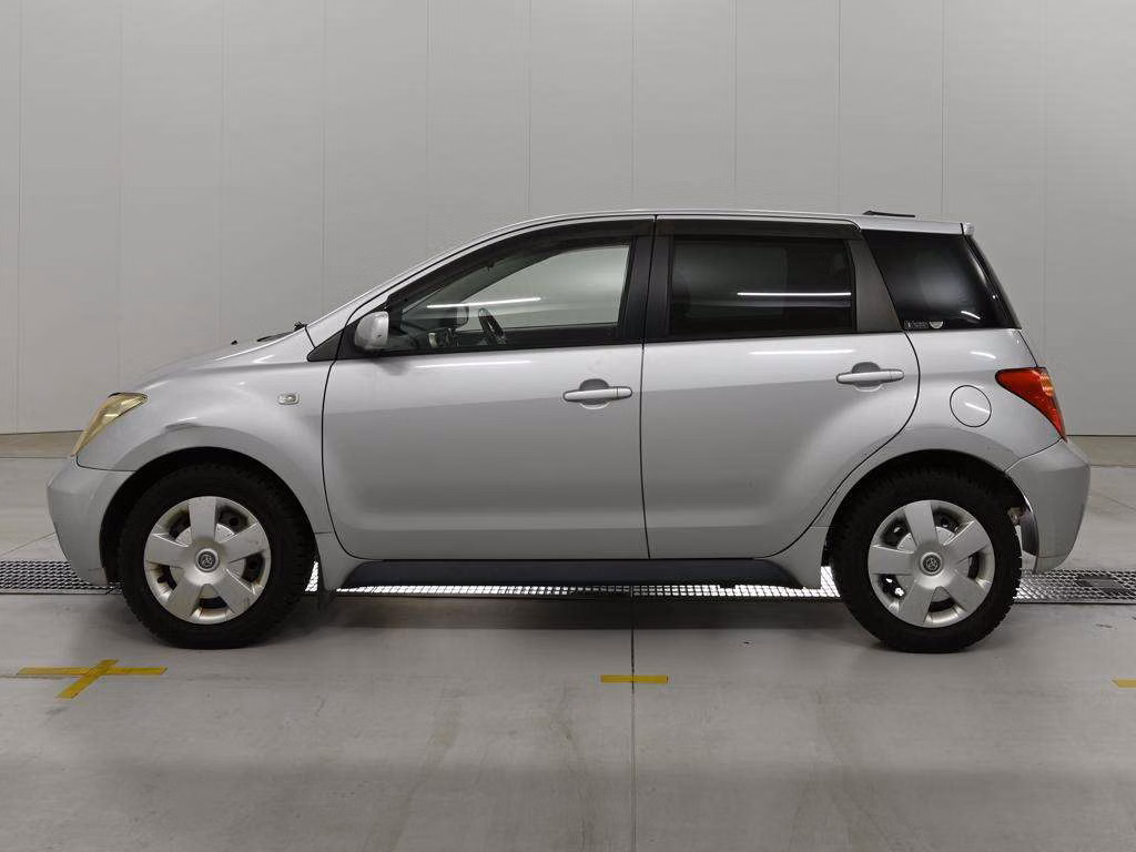 TOYOTA IST