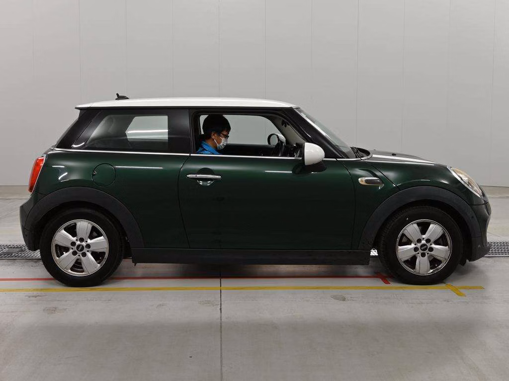 MINI HATCH