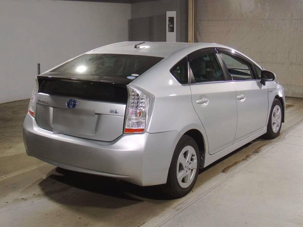TOYOTA PRIUS