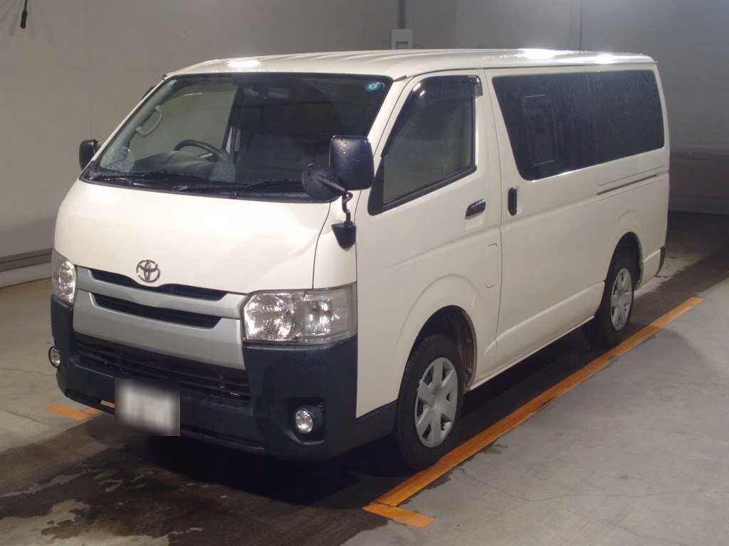 TOYOTA REGIUS ACE