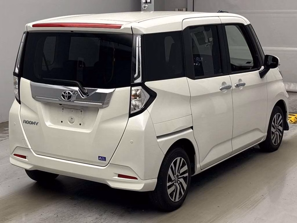 TOYOTA ROOMY