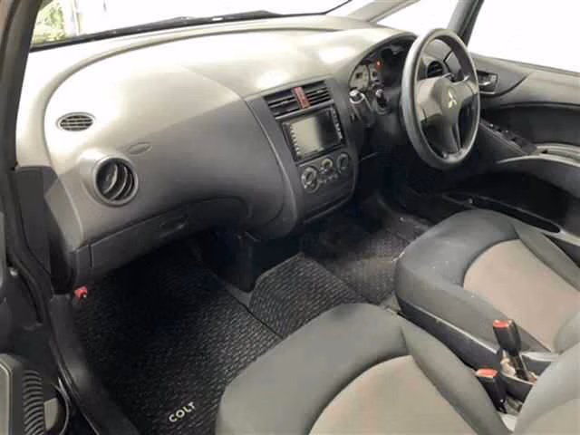 MITSUBISHI COLT