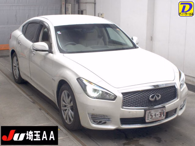 NISSAN FUGA