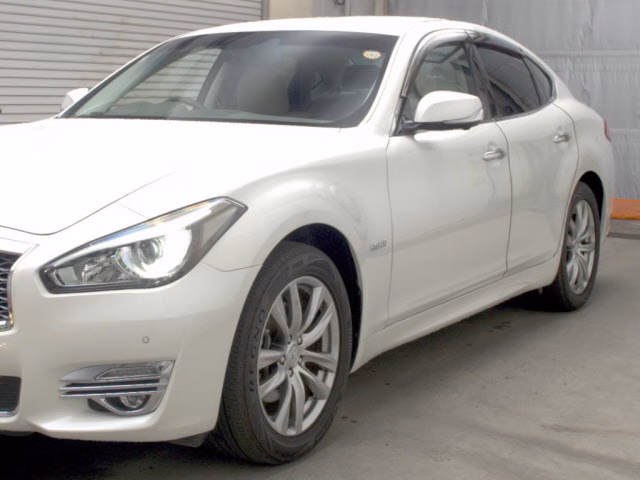 NISSAN FUGA