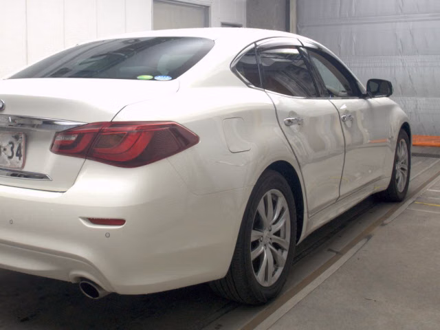 NISSAN FUGA