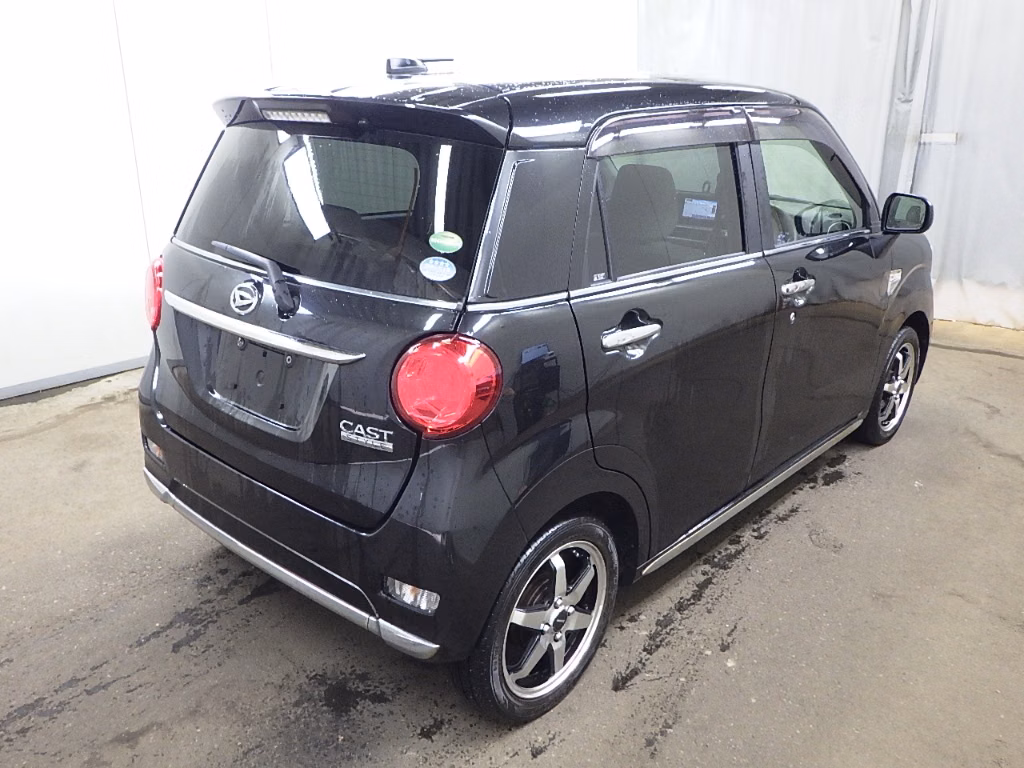 DAIHATSU CAST