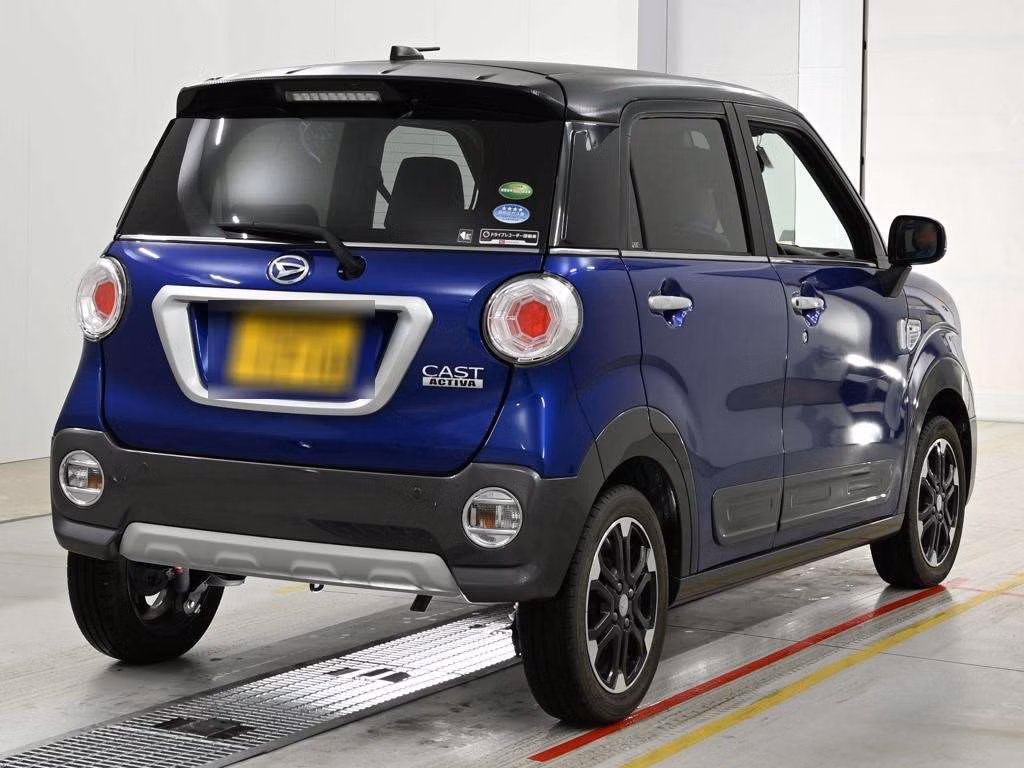 DAIHATSU CAST
