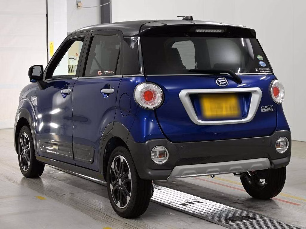 DAIHATSU CAST