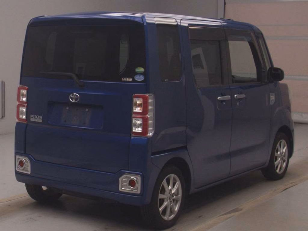 TOYOTA PIXIS MEGA