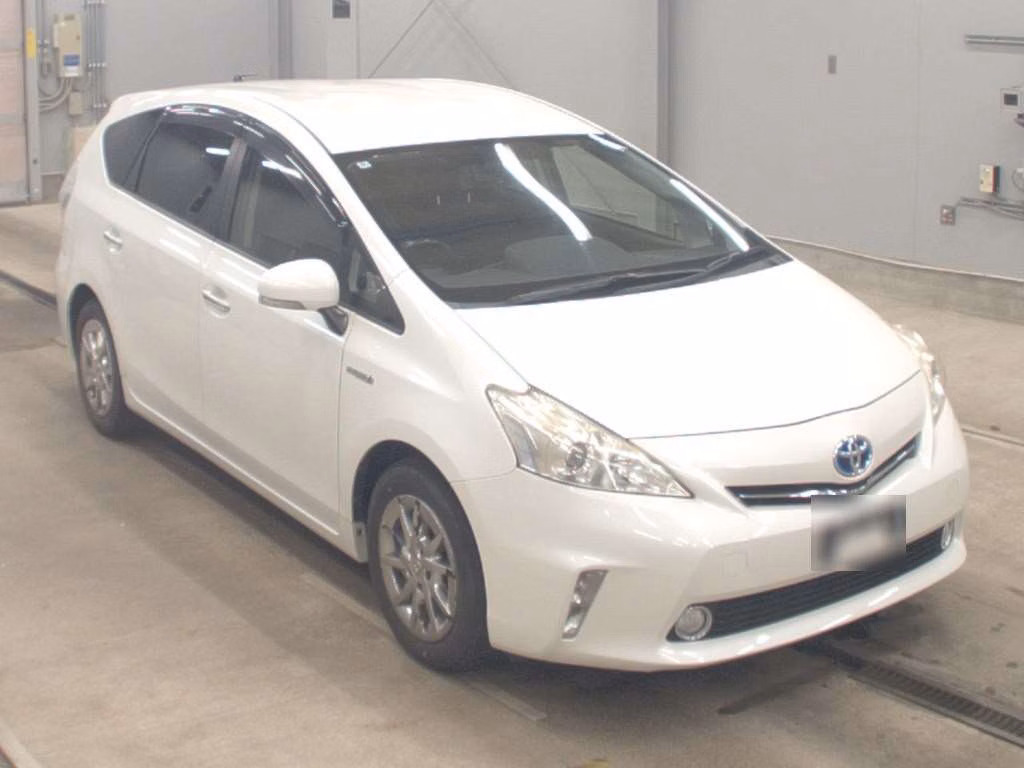 TOYOTA PRIUS ALPHA