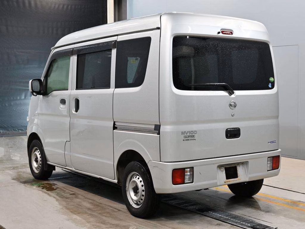 NISSAN NV100 CLIPPER