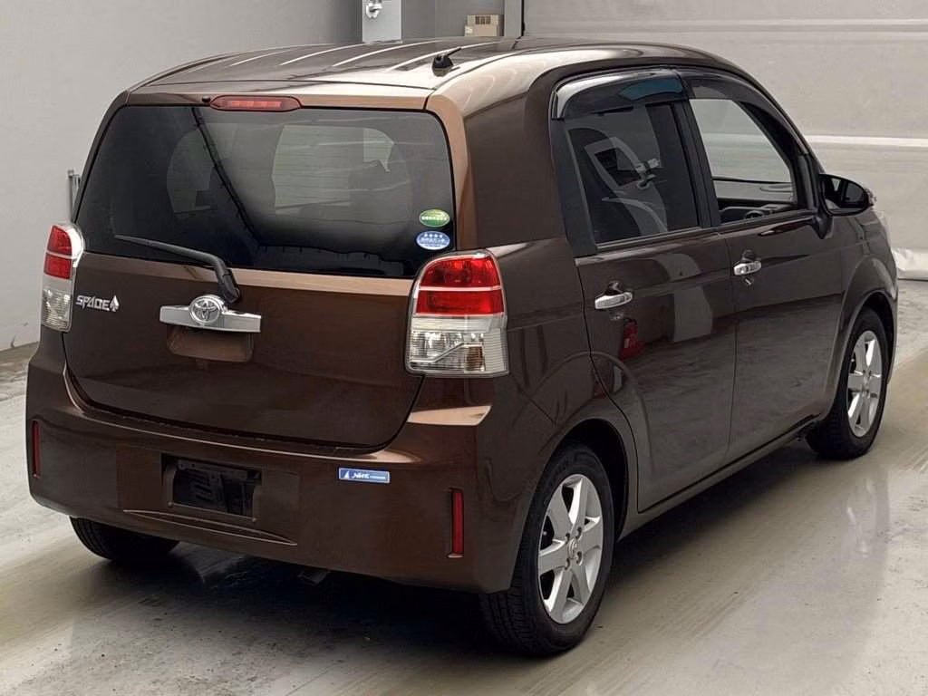 TOYOTA SPADE