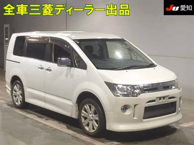 MITSUBISHI DELICA D:5