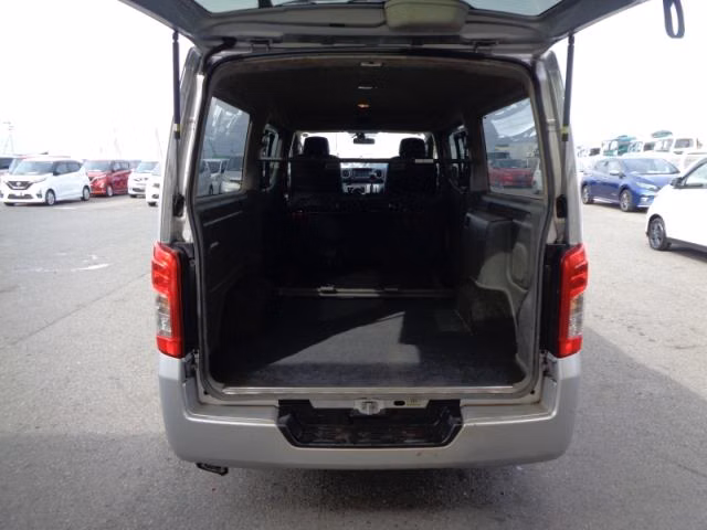 NISSAN NV350 CARAVAN