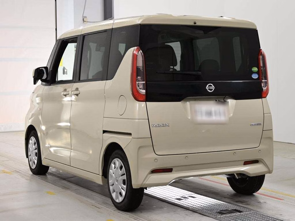 NISSAN ROOX