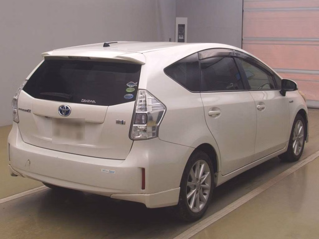 TOYOTA PRIUS ALPHA