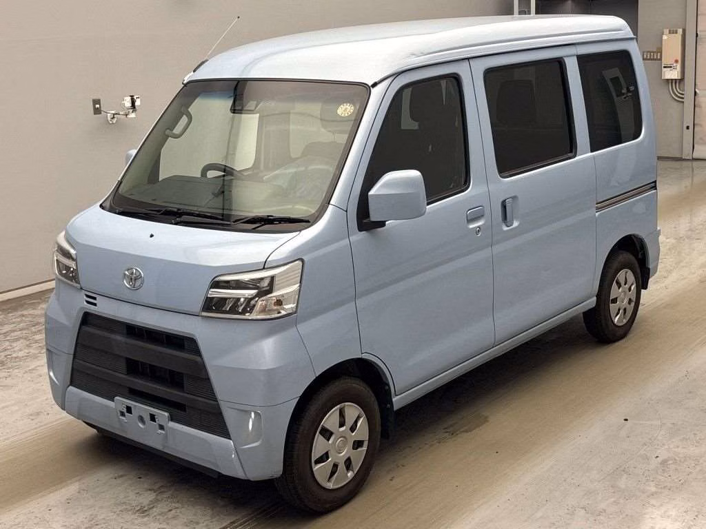 TOYOTA PIXIS VAN