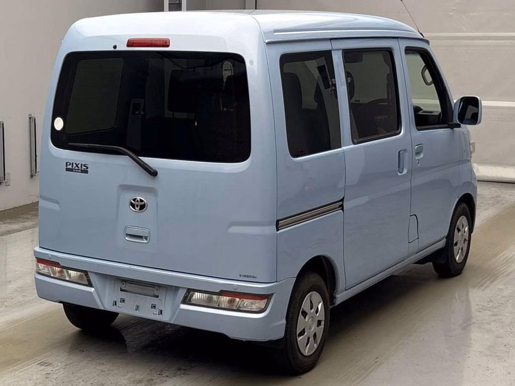 TOYOTA PIXIS VAN