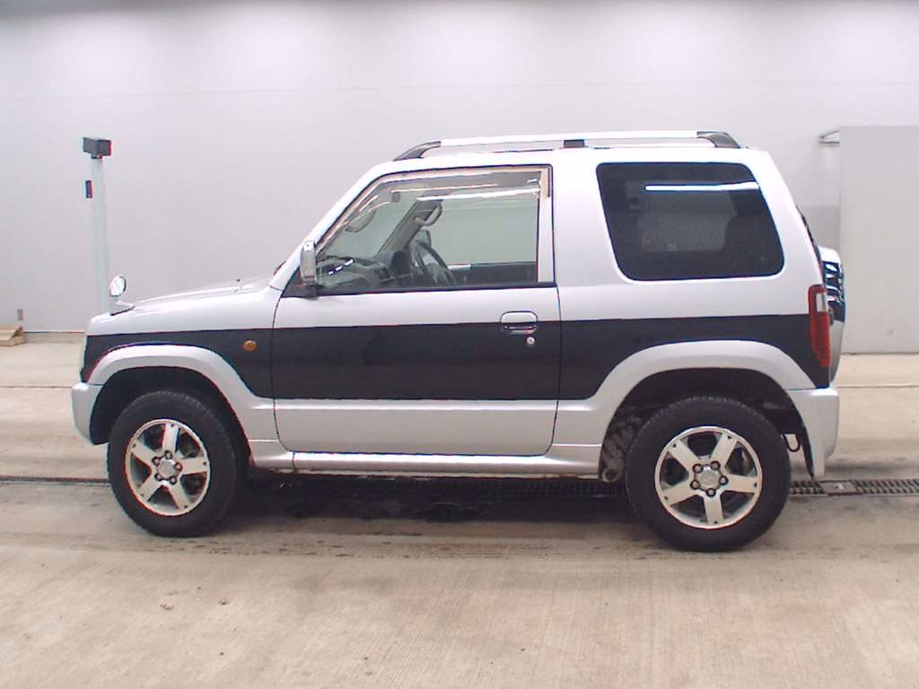 MITSUBISHI PAJERO MINI