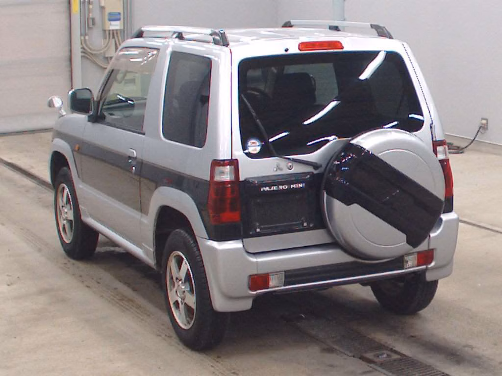 MITSUBISHI PAJERO MINI