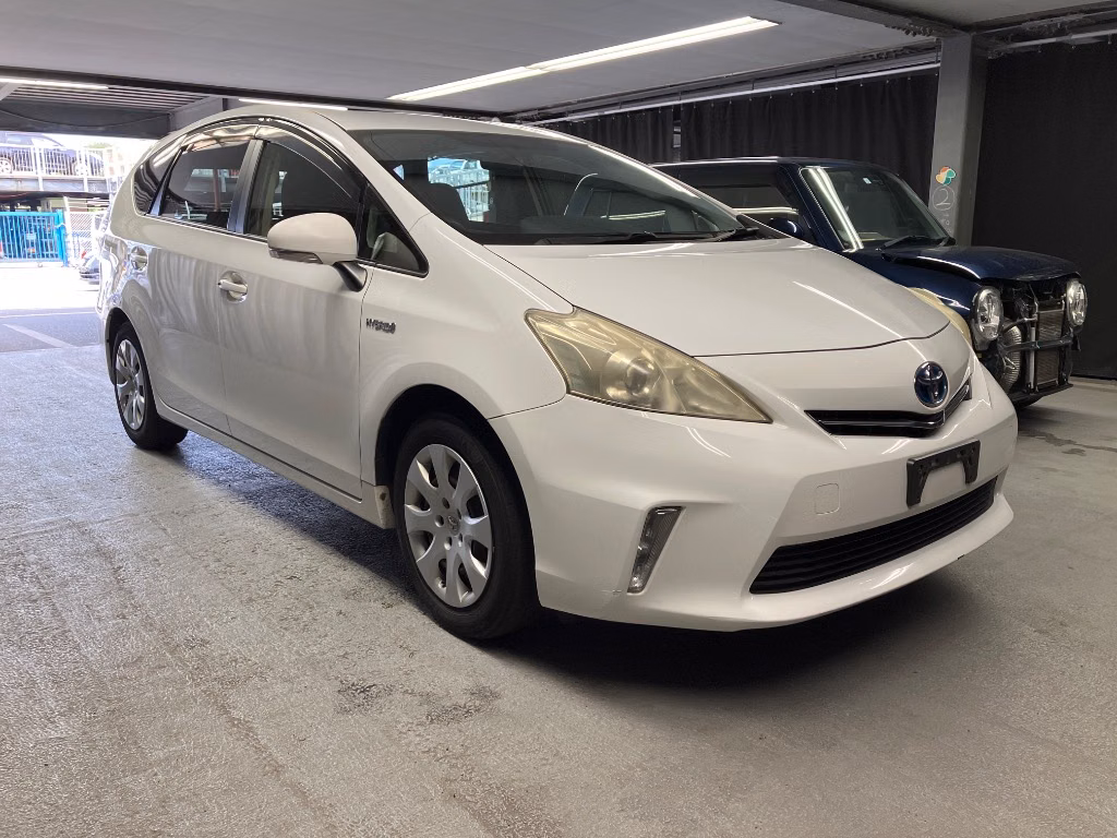 TOYOTA PRIUS ALPHA