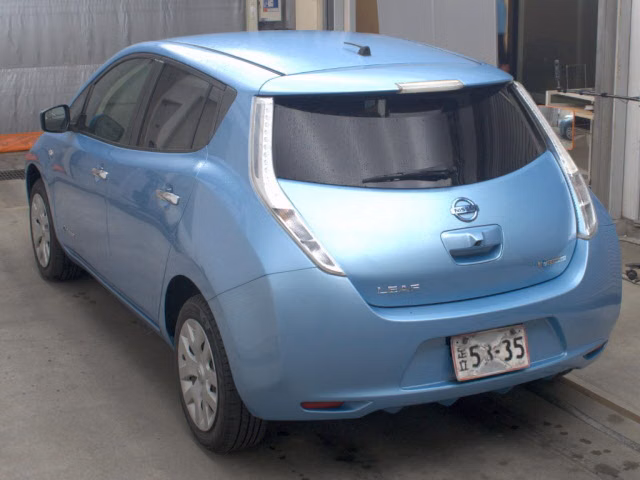 NISSAN LEAF