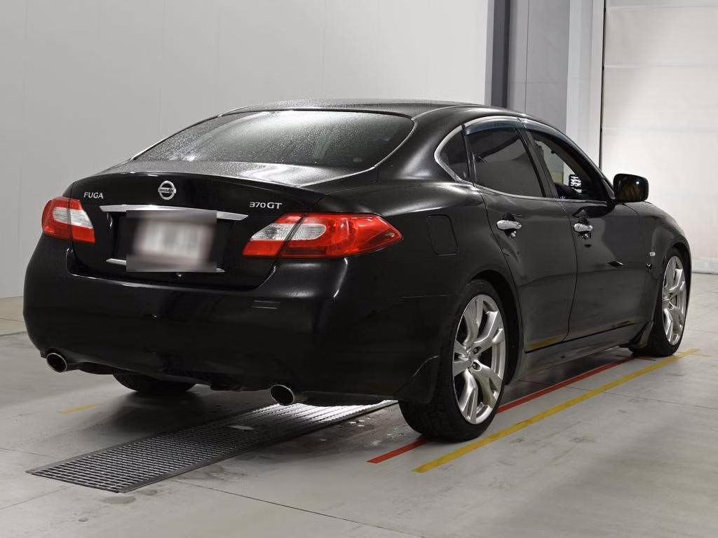 NISSAN FUGA