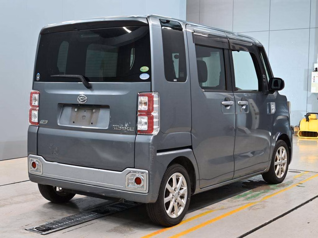 DAIHATSU WAKE