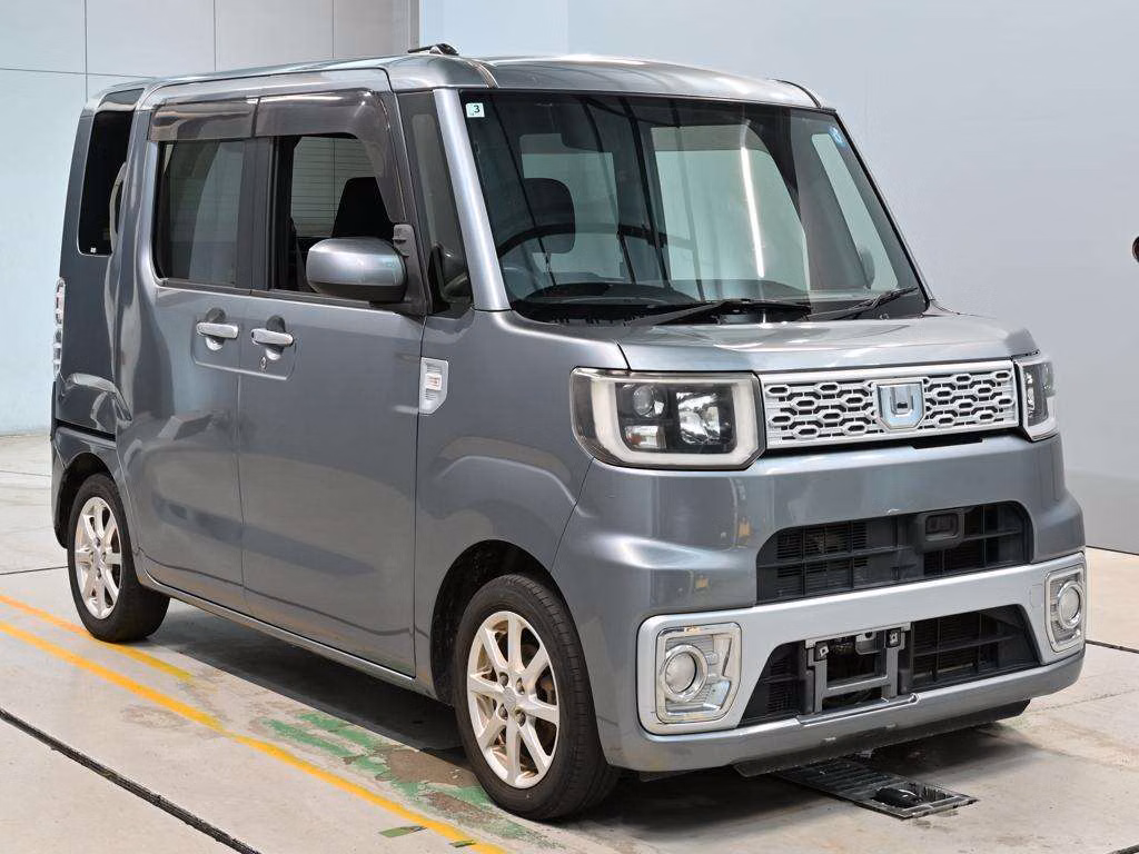 DAIHATSU WAKE