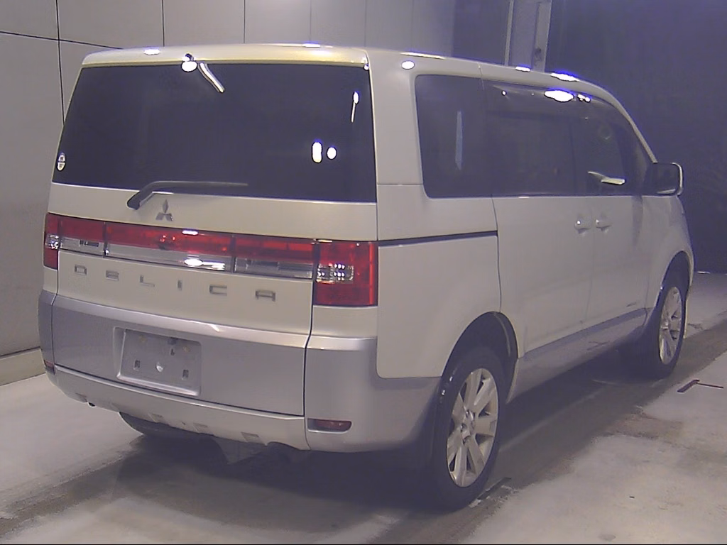 MITSUBISHI DELICA D:5
