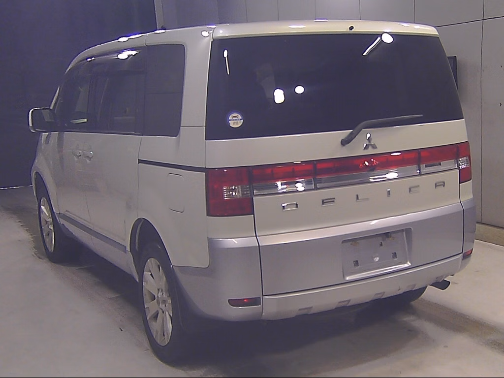 MITSUBISHI DELICA D:5