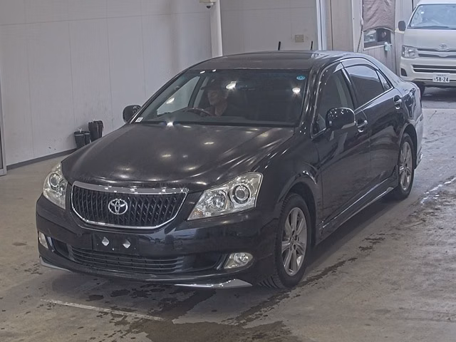 TOYOTA CROWN MAJESTA