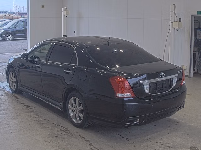 TOYOTA CROWN MAJESTA
