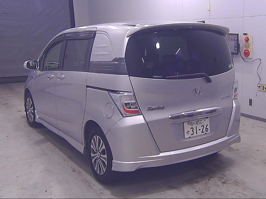 HONDA FREED SPIKE