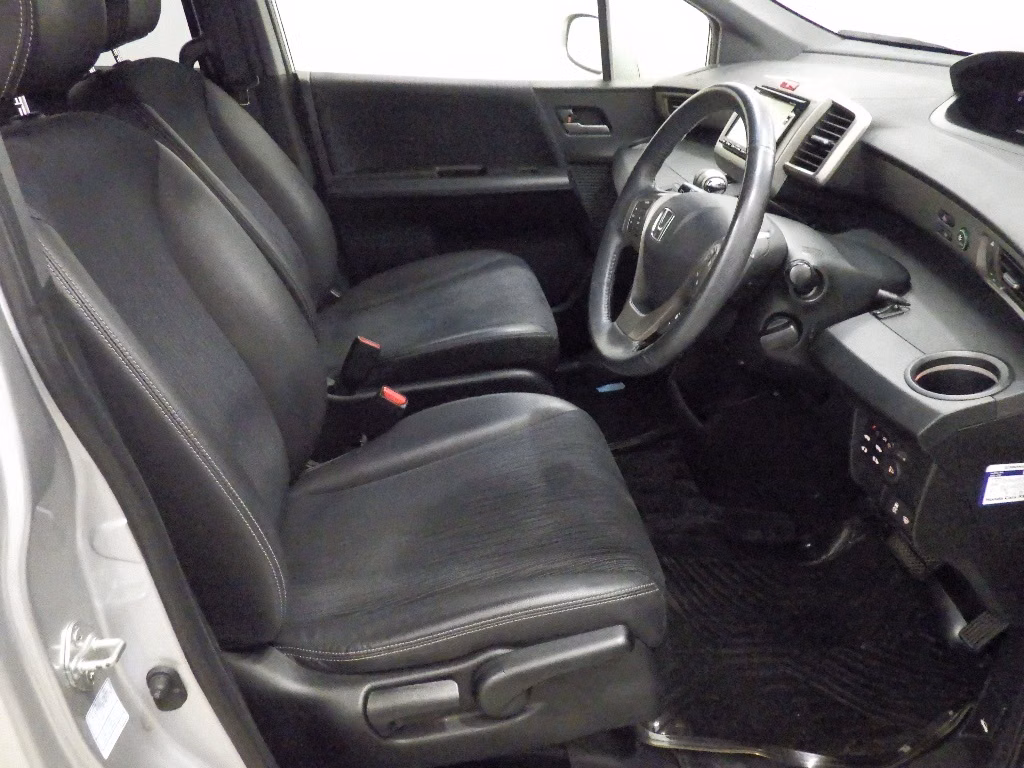 HONDA FREED SPIKE