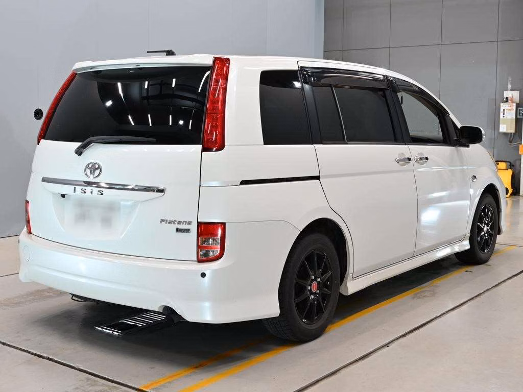 TOYOTA ISIS