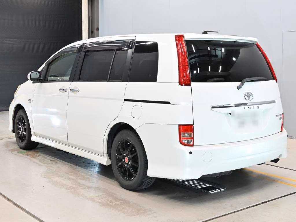 TOYOTA ISIS