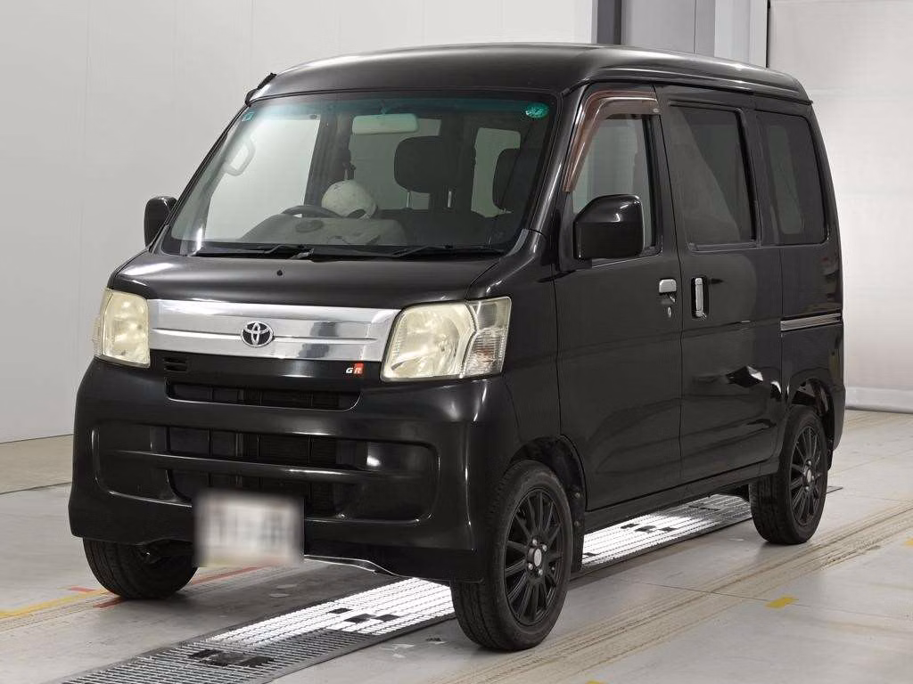 TOYOTA PIXIS VAN