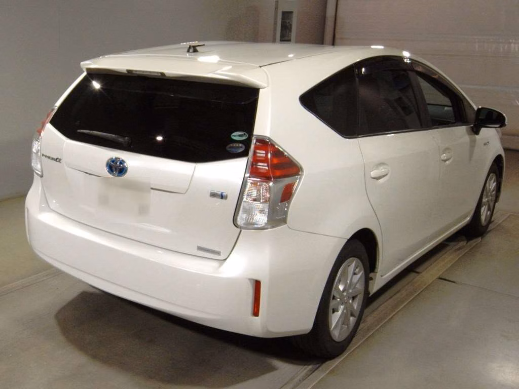 TOYOTA PRIUS ALPHA