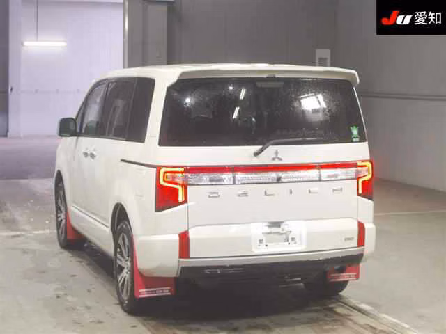 MITSUBISHI DELICA D:5