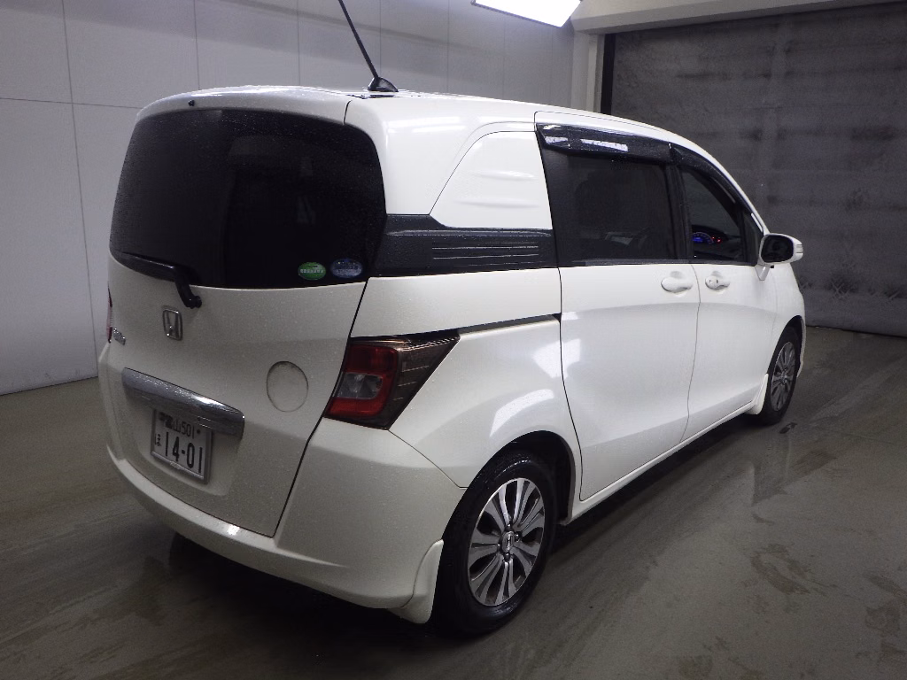 HONDA FREED SPIKE