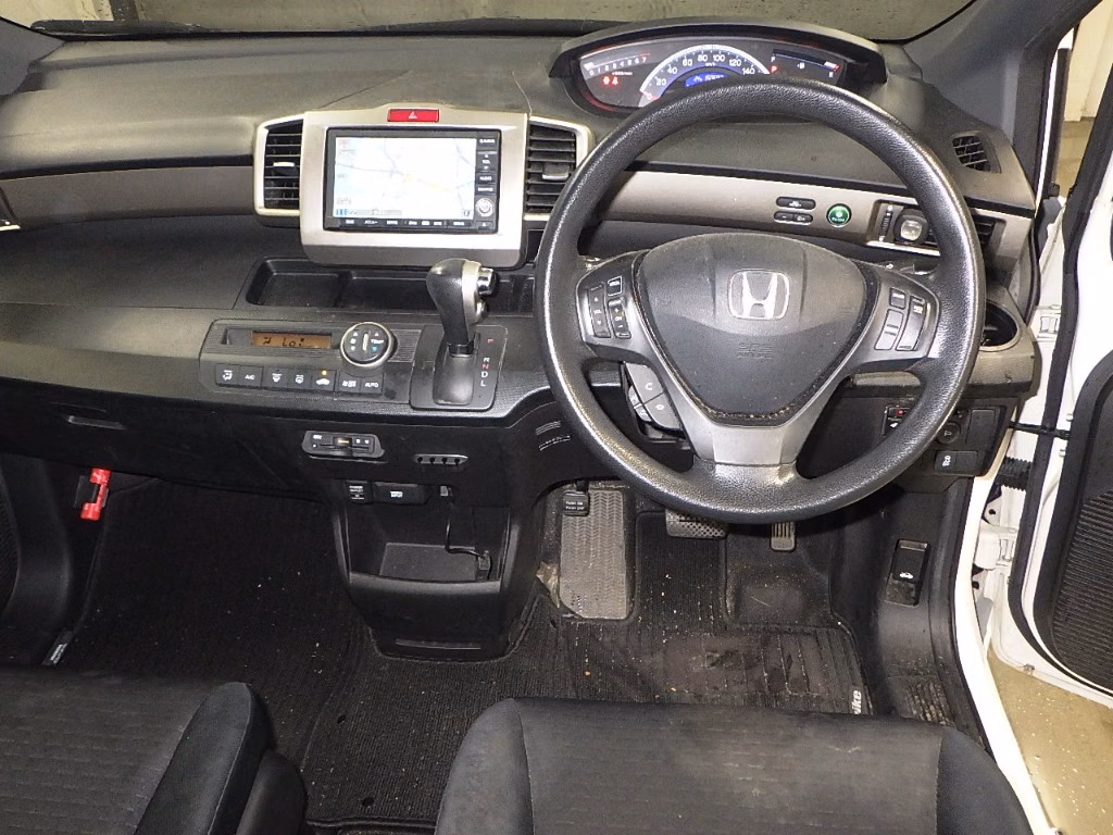 HONDA FREED SPIKE