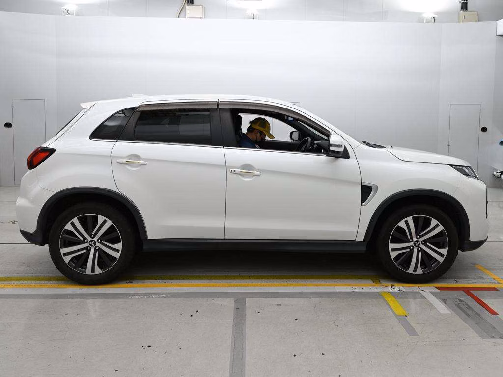 MITSUBISHI RVR